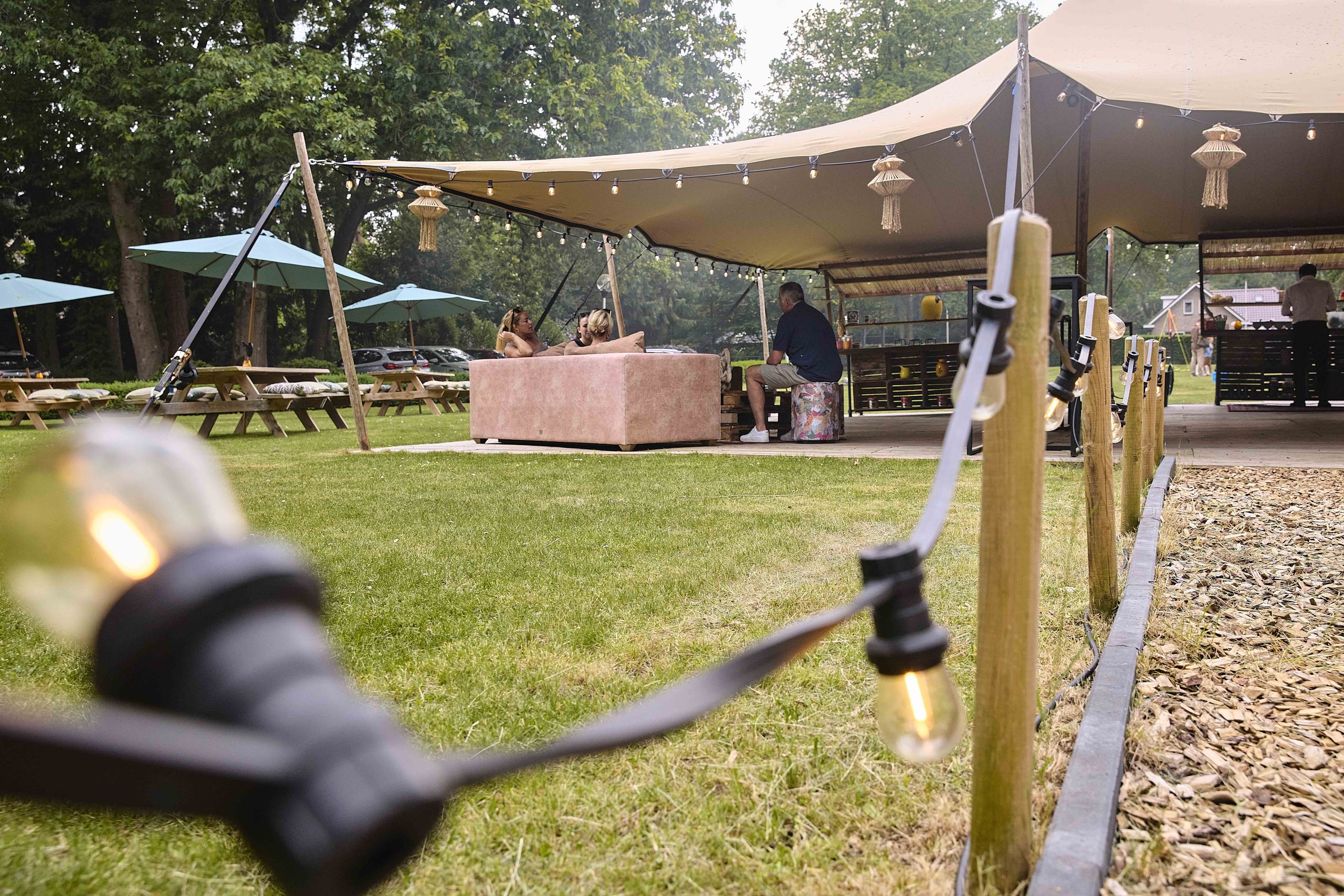 Kijkje langs pad tent Food Festival