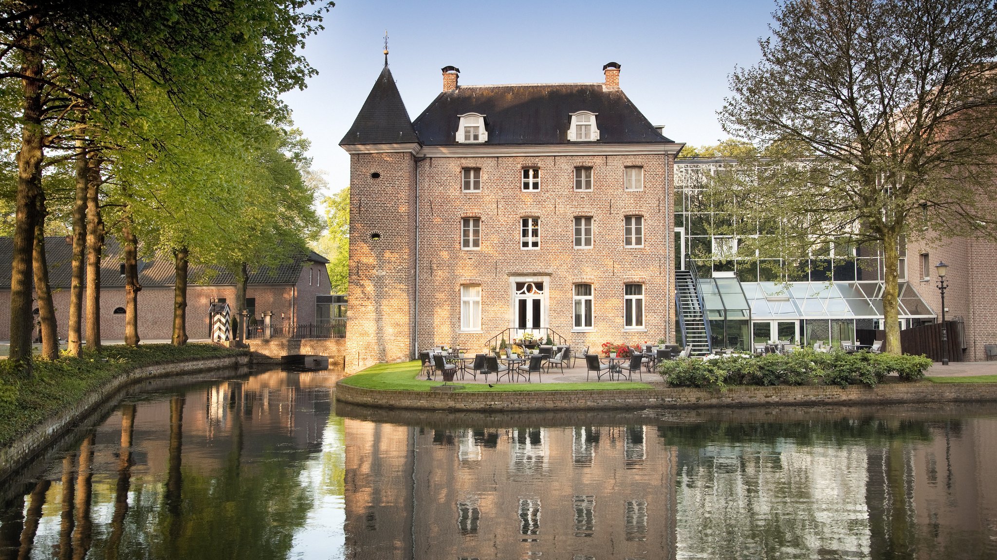 Overnachten in een romantisch kasteel in de buurt van Venlo. Verblijf bij Bilderberg hotel Château Holtmühle in Tegelen.